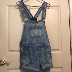 Overall shorts